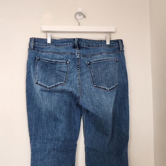 Old Navy Mid Rise Bootcut Jeans Medium Wash Denim Stretchy Fit Size 14 - Picture 7 of 9